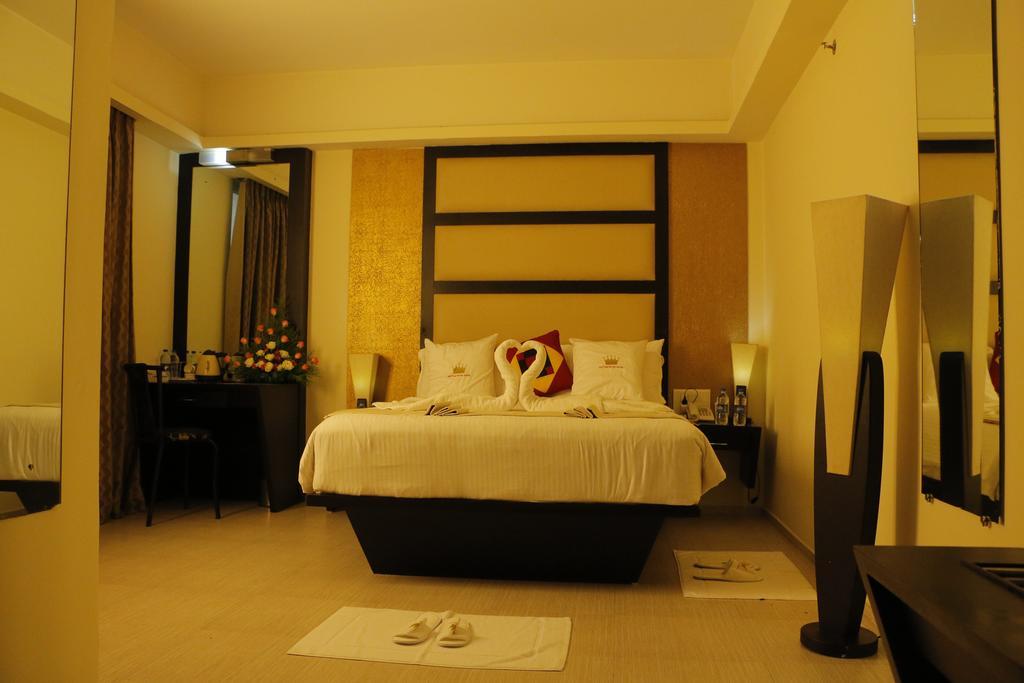 Pattom Royal Hotel Thiruvananthapuram Eksteriør bilde