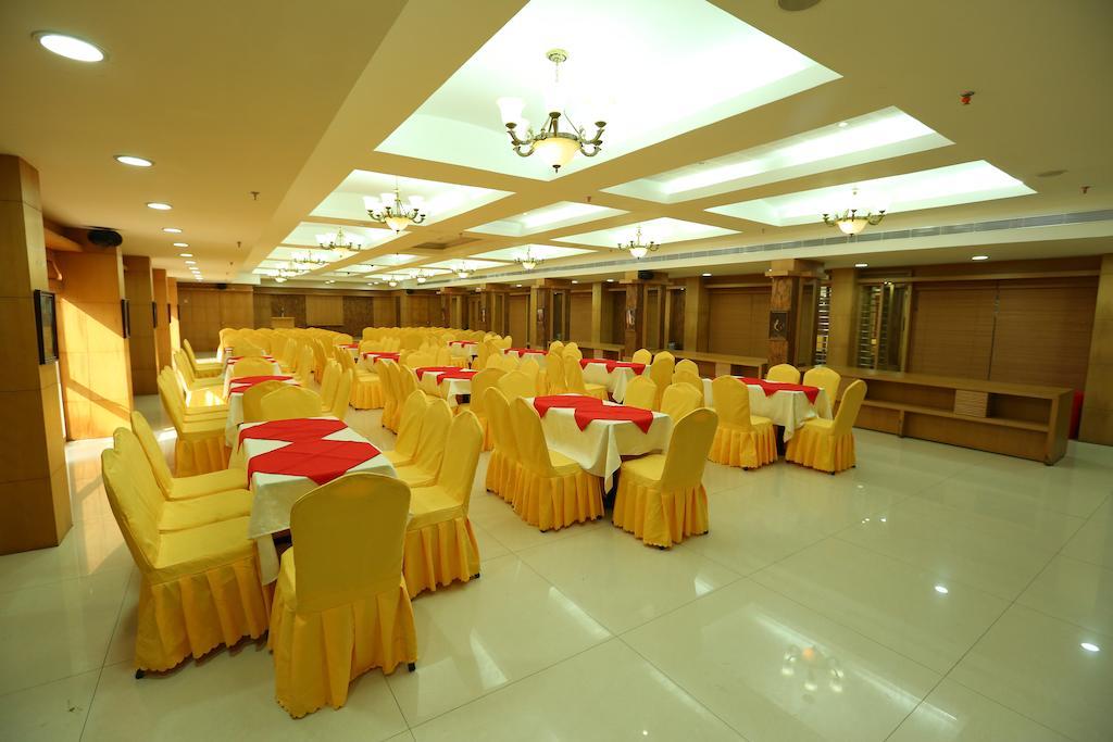 Pattom Royal Hotel Thiruvananthapuram Eksteriør bilde