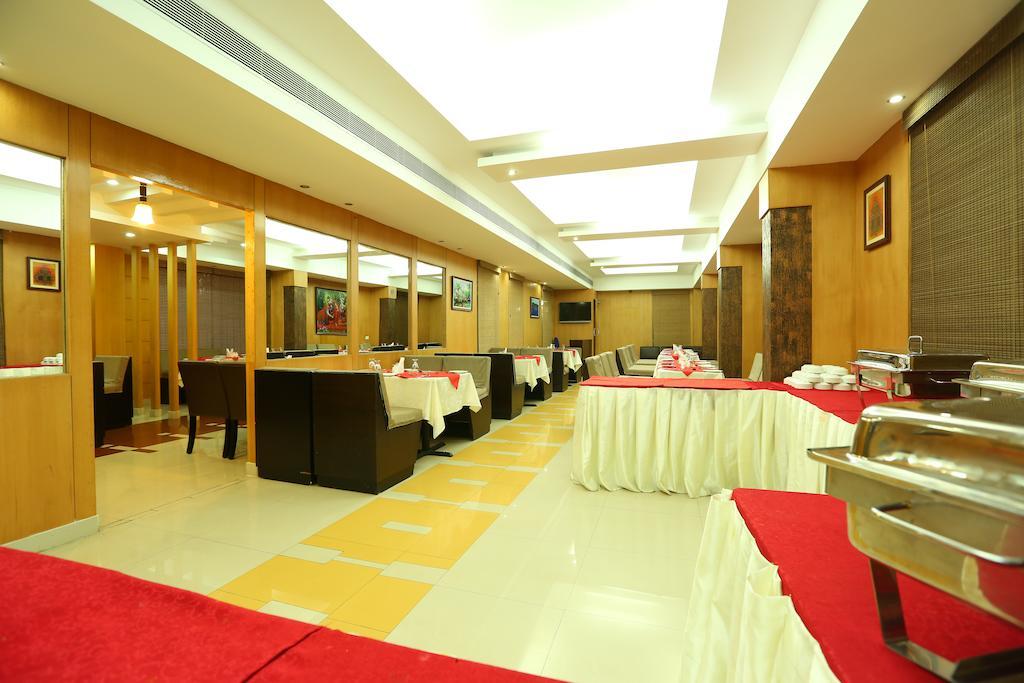 Pattom Royal Hotel Thiruvananthapuram Eksteriør bilde