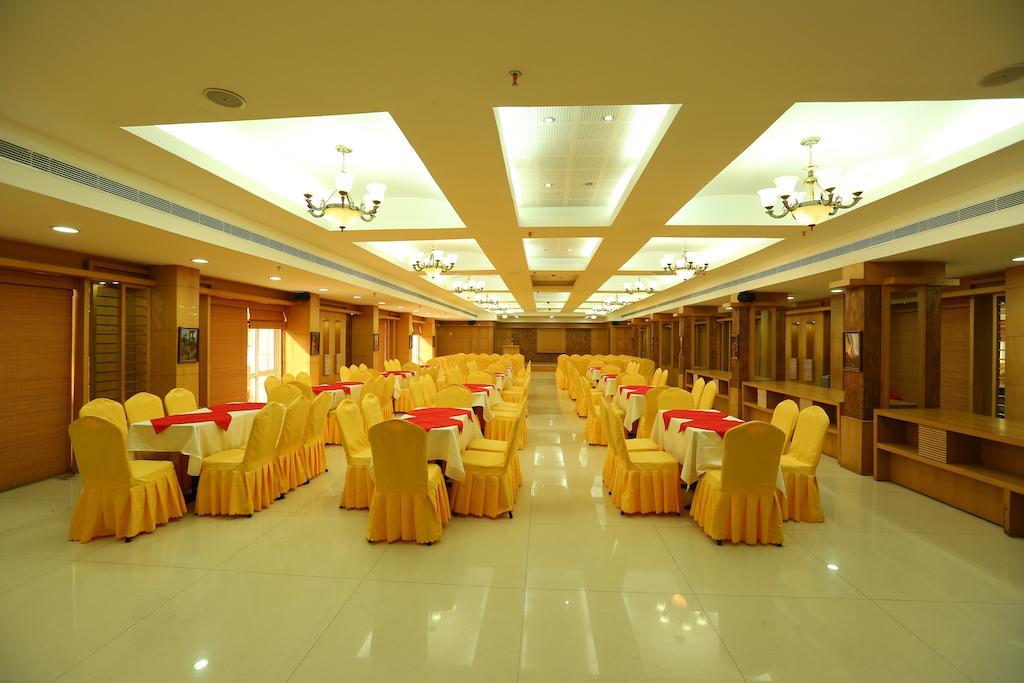 Pattom Royal Hotel Thiruvananthapuram Eksteriør bilde